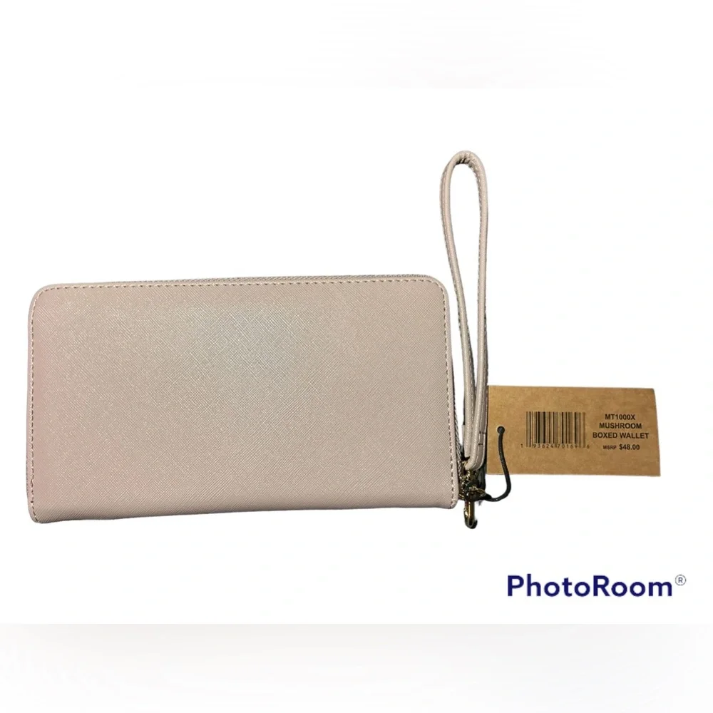 Steve Madden Light Lilac Wallet NWT - Picture 3 of 6